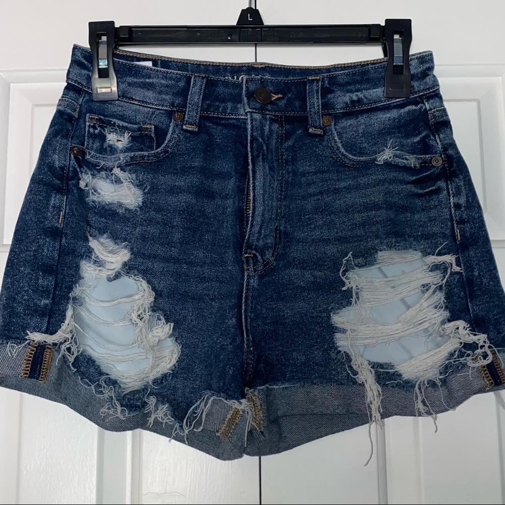 AE Mom Short